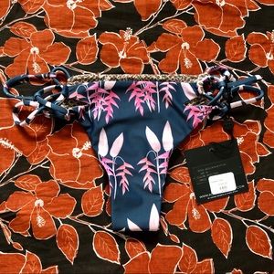 BNWT Acacia Swimwear Molokini Bottom Heleconia Med